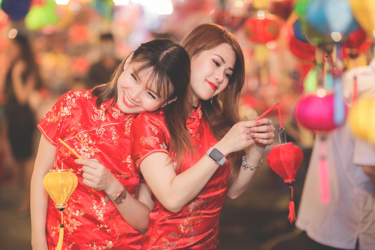探索最新美女背影走路图片，美的新视角展现魅力瞬间